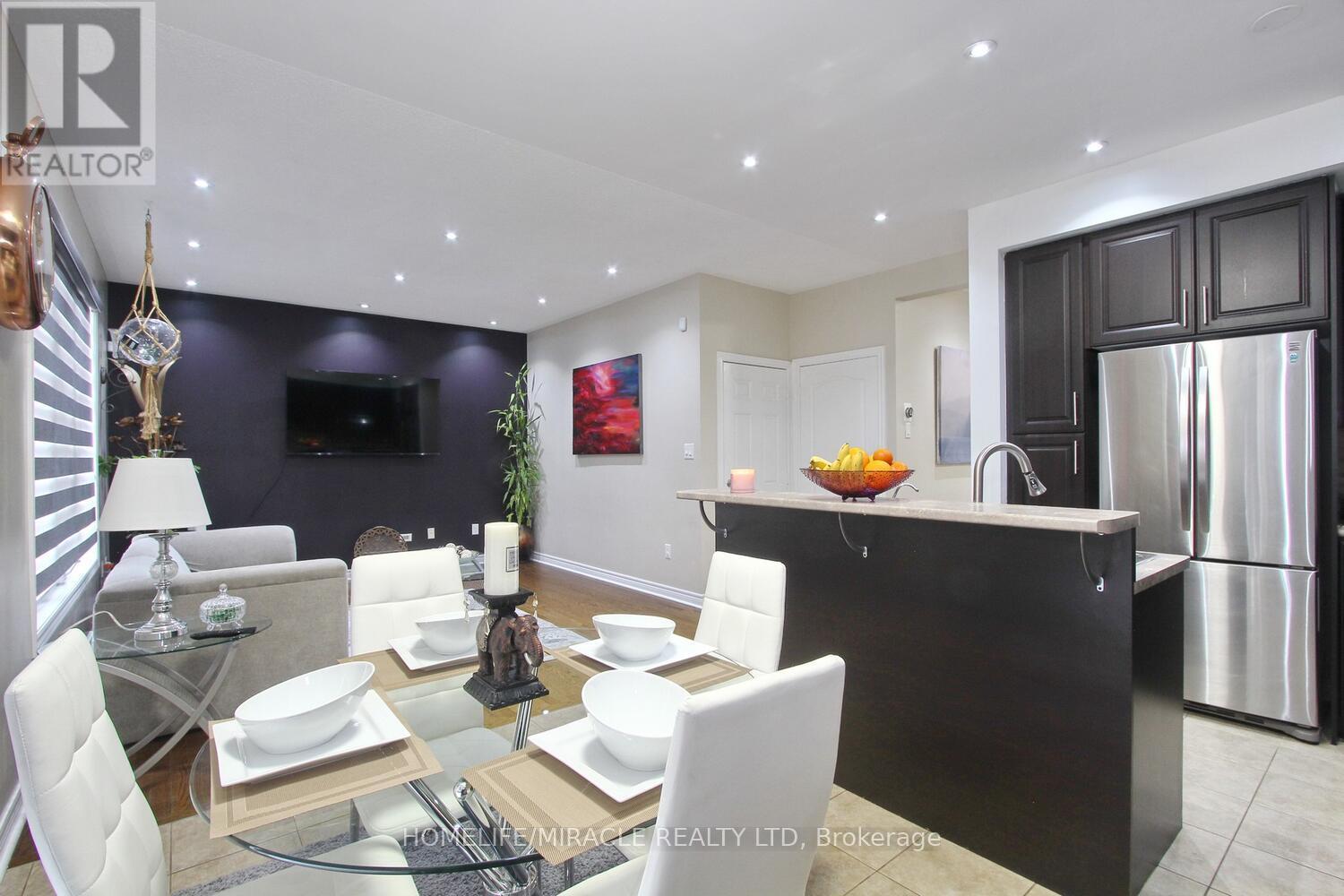 11 Bluffmeadow Street, Brampton, Ontario  L6P 3K3 - Photo 21 - W12789410