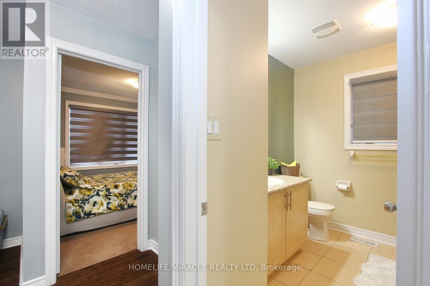 11 Bluffmeadow Street, Brampton, Ontario  L6P 3K3 - Photo 36 - W12789410