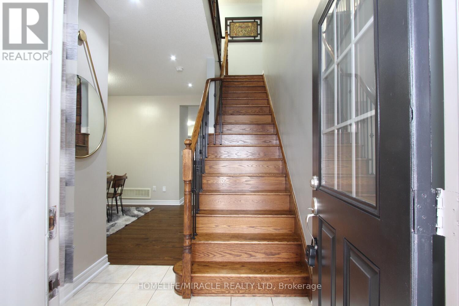 11 Bluffmeadow Street, Brampton, Ontario  L6P 3K3 - Photo 6 - W12789410