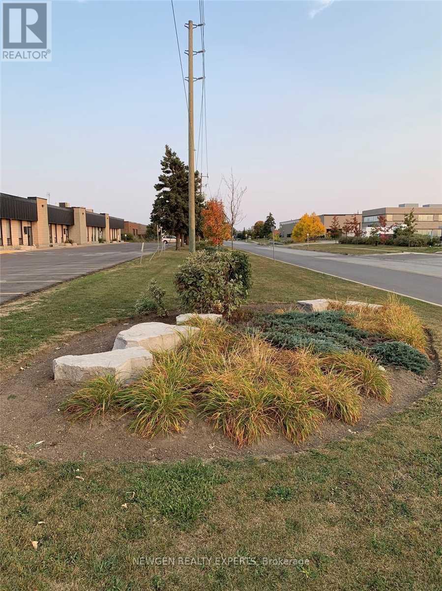 8 - 173 Glidden Road, Brampton, Ontario  L6W 3L9 - Photo 4 - W12789430