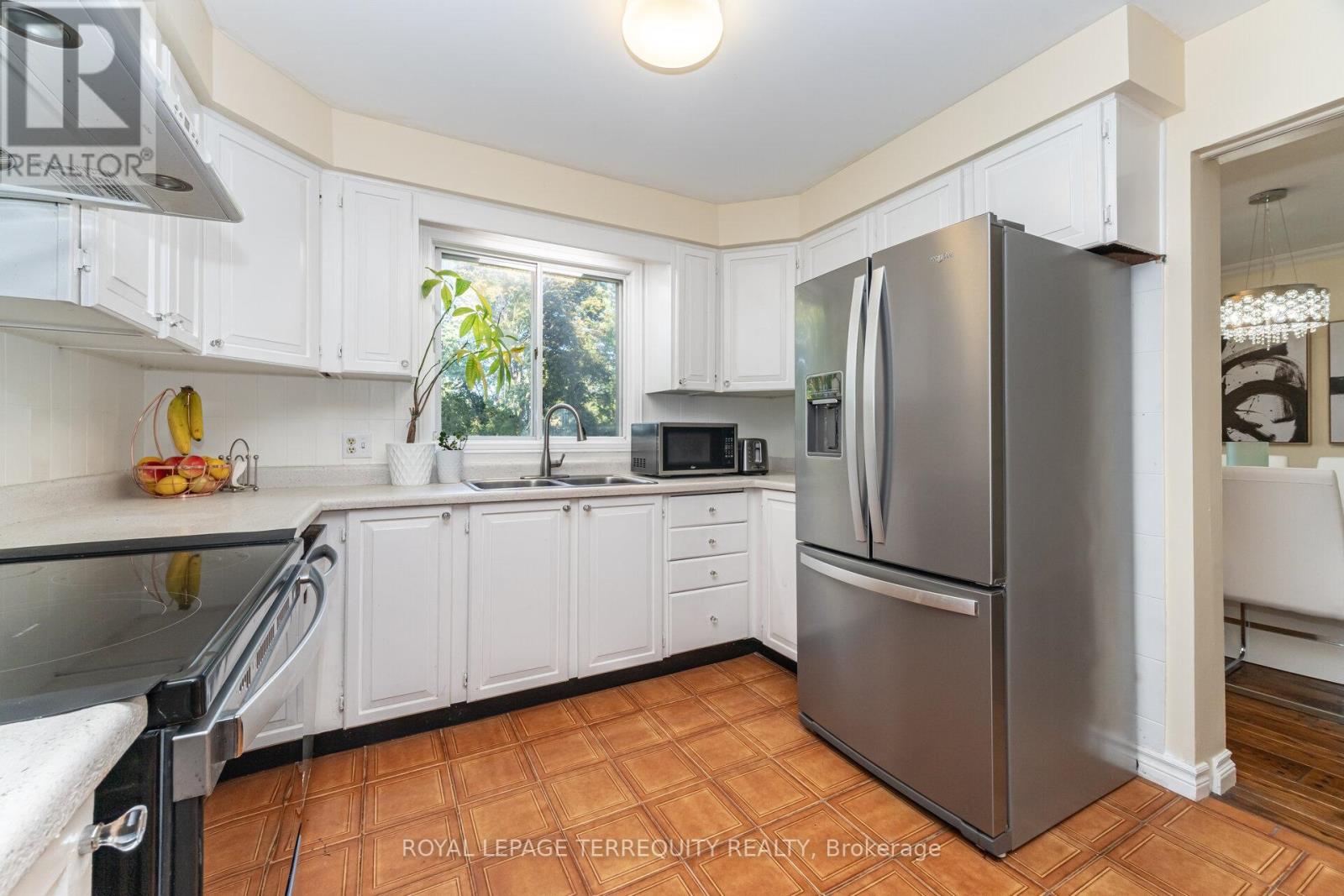 4085 Wheelwright Crescent, Mississauga, Ontario  L5L 2X3 - Photo 10 - W12789432