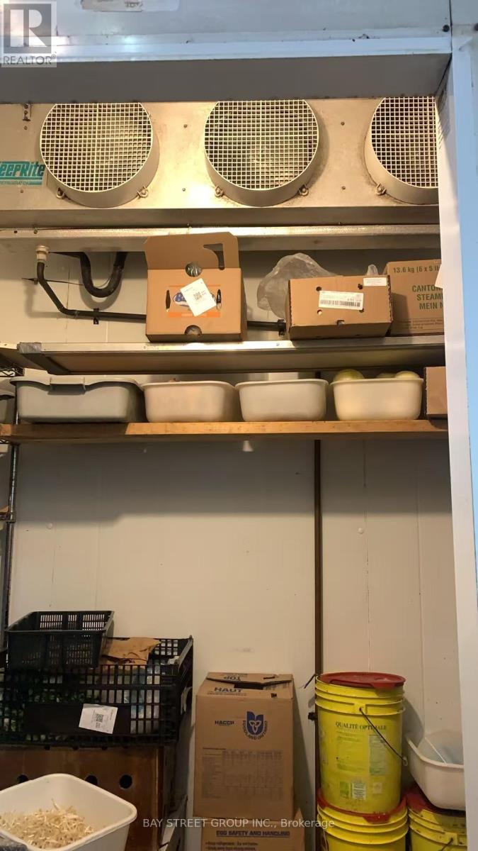 A-1 - 17 Queen Street N, Mississauga, Ontario  L5N 6A1 - Photo 5 - W12789440