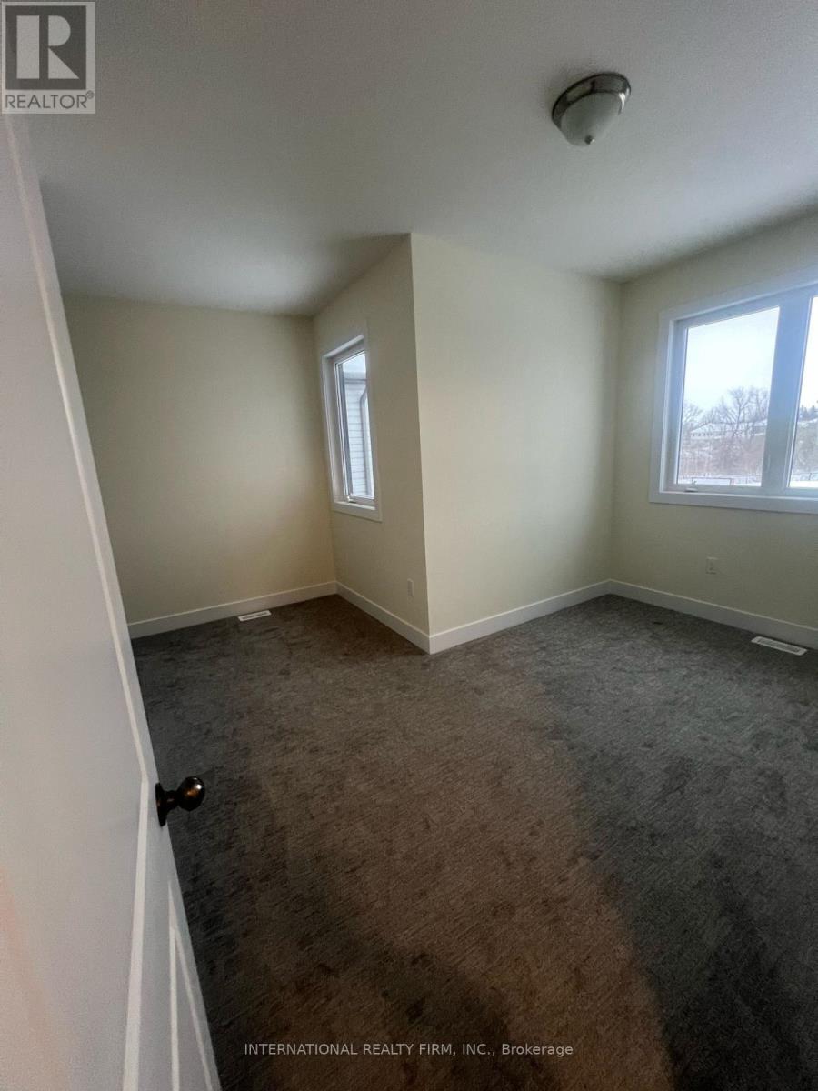 2671 Bobolink Lane, London South, Ontario  N6M 0J9 - Photo 12 - X12789412