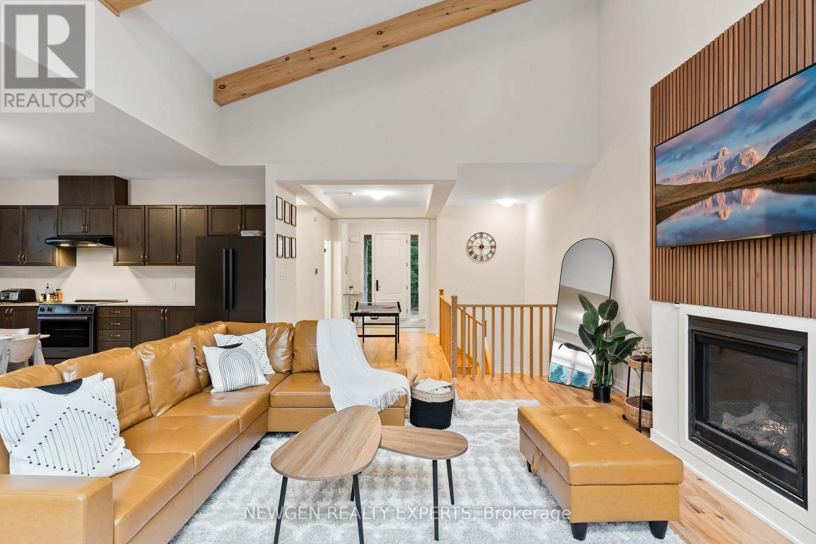 1049 Greensview Drive, Lake Of Bays, Ontario P1H 0K1 - Photo 16 - X12789460