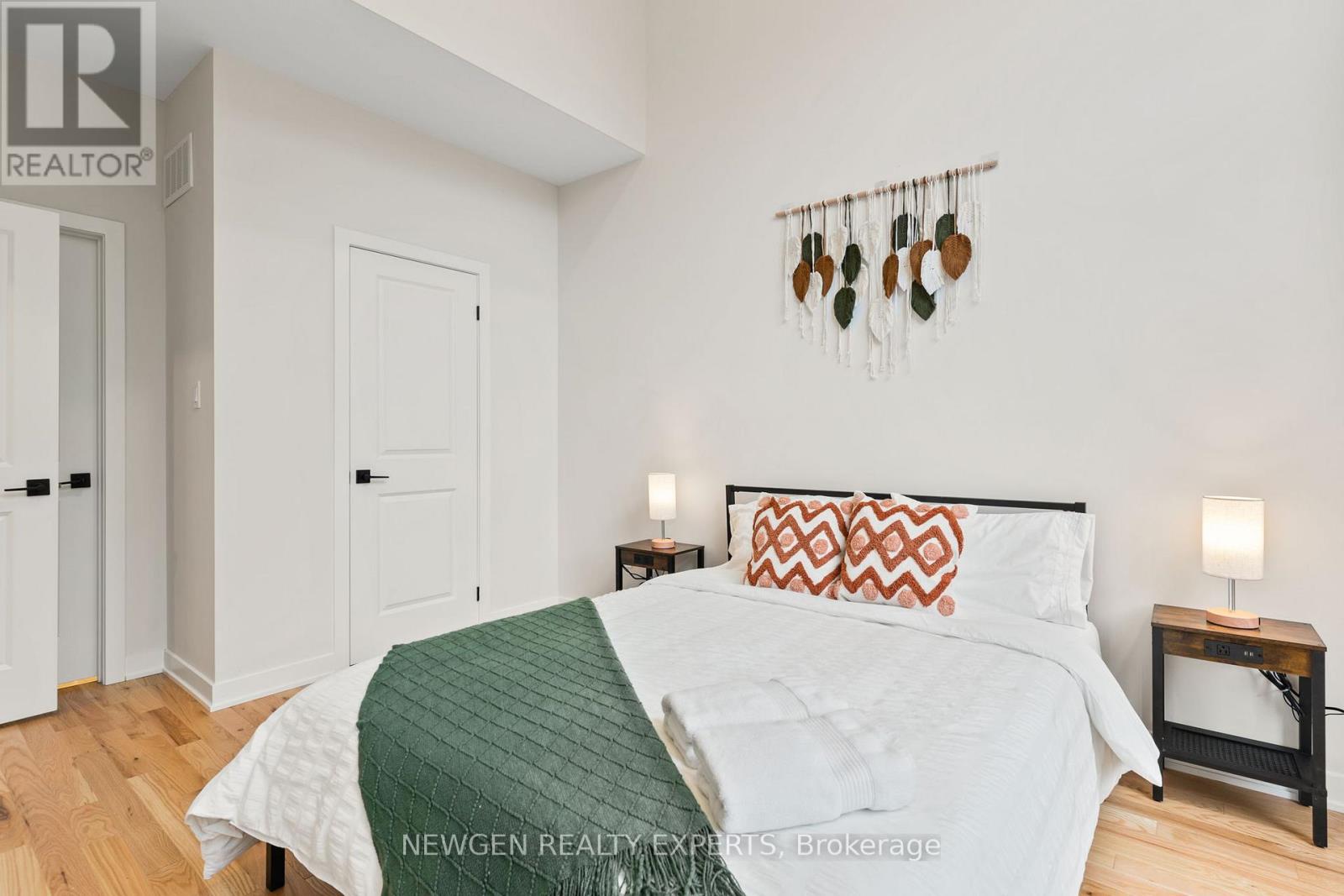 1049 Greensview Drive, Lake Of Bays, Ontario P1H 0K1 - Photo 30 - X12789460