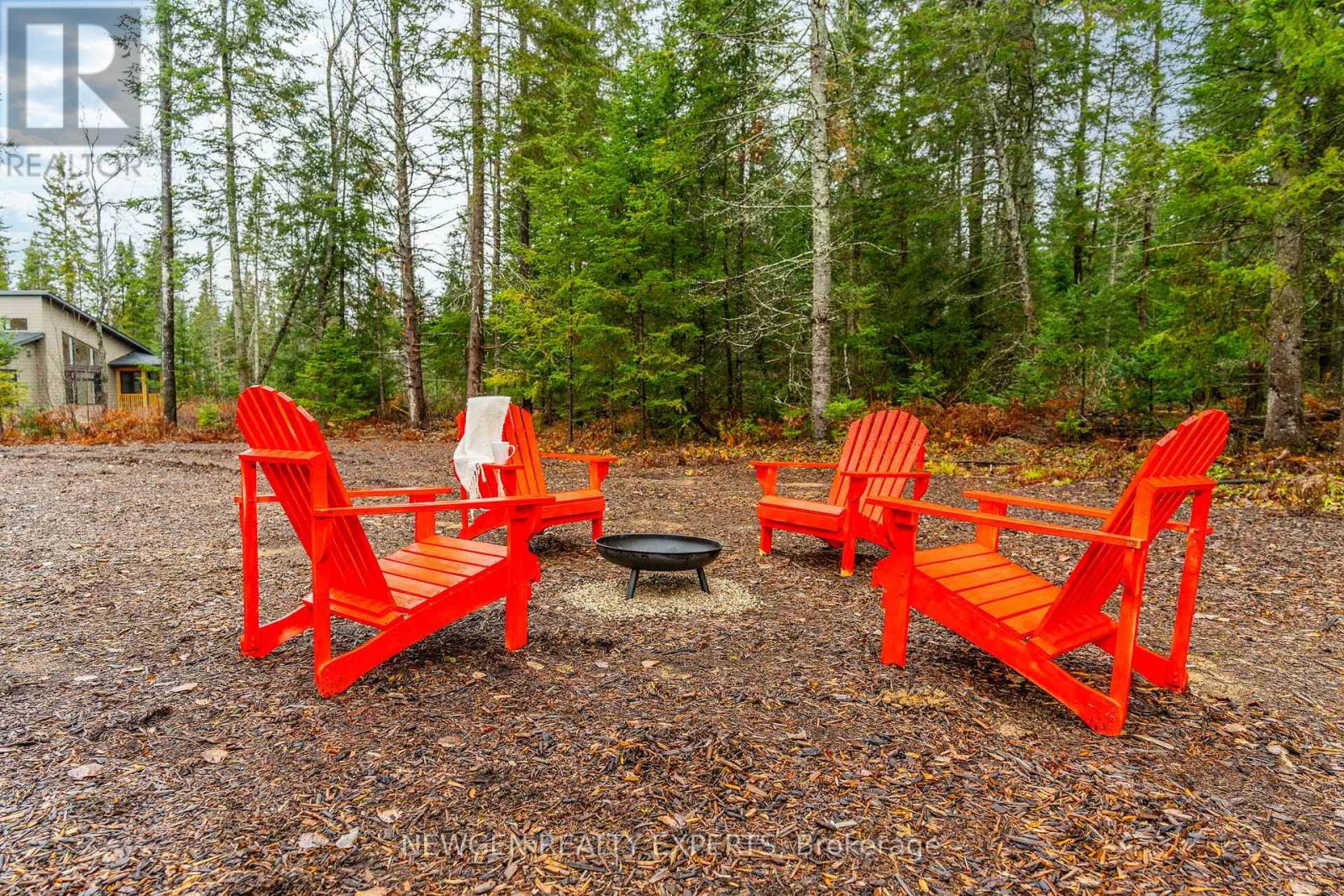 1049 Greensview Drive, Lake Of Bays, Ontario P1H 0K1 - Photo 43 - X12789460