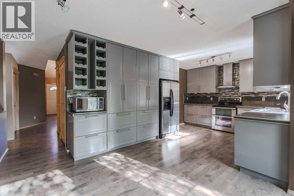 135 Canterbury Court Sw, Calgary, Alberta  T2W 6C1 - Photo 10 - A2261577