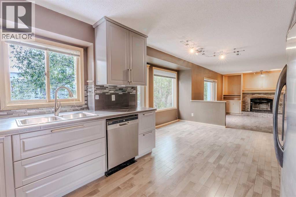 135 Canterbury Court Sw, Calgary, Alberta  T2W 6C1 - Photo 13 - A2261577