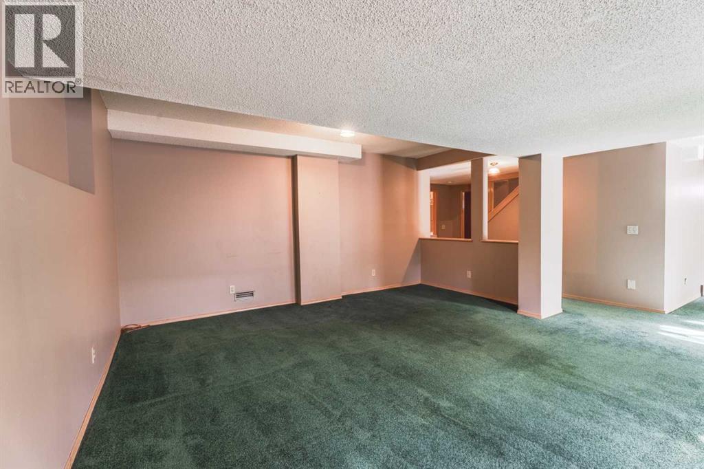 135 Canterbury Court Sw, Calgary, Alberta  T2W 6C1 - Photo 37 - A2261577