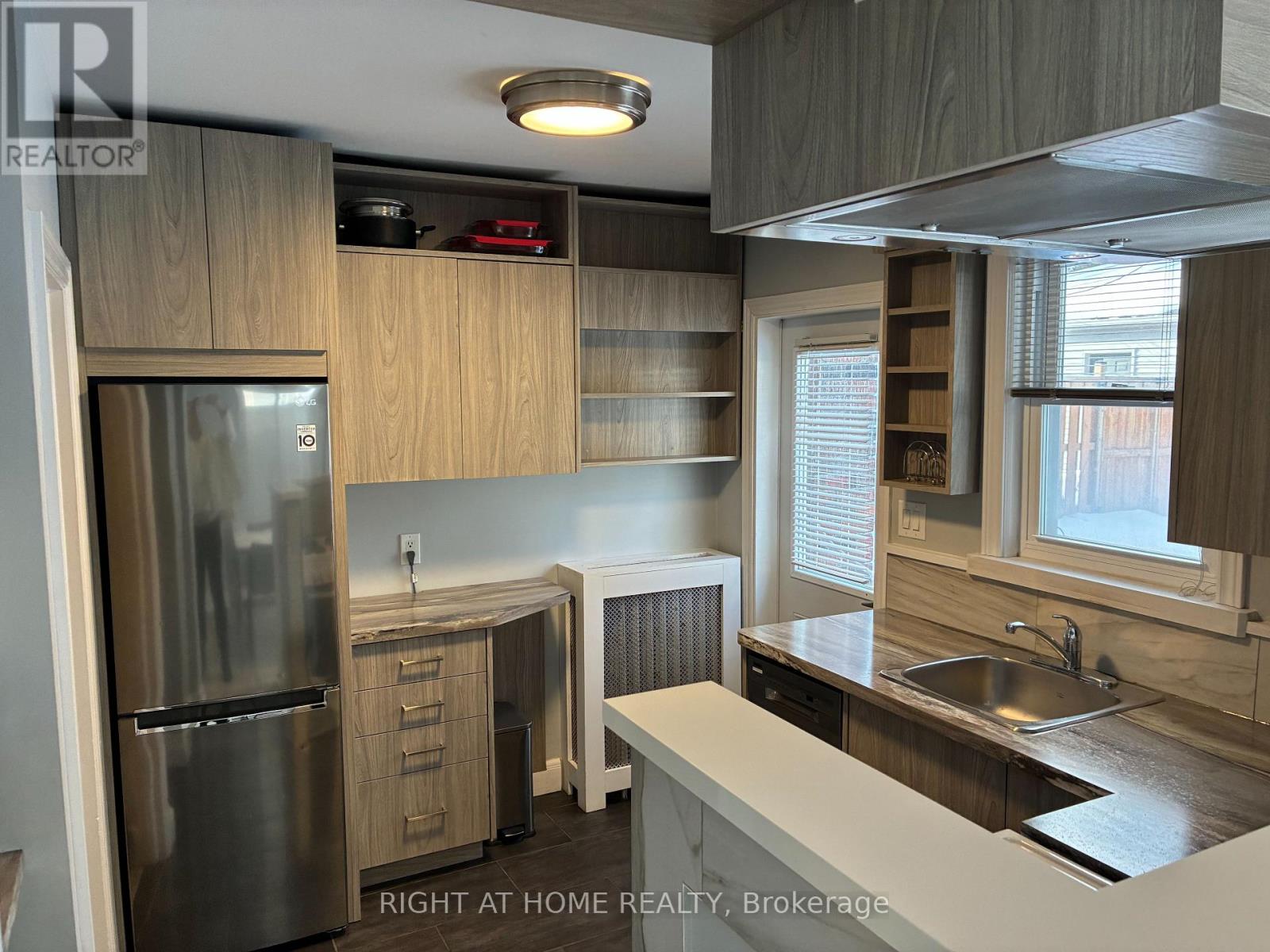 Main Floor - 36 Lawrence Avenue W, Toronto, Ontario  M5M 1A2 - Photo 16 - C12727040