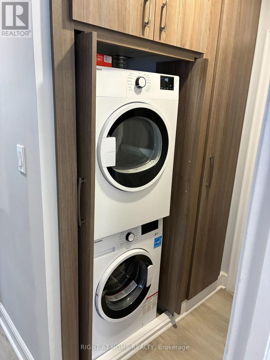 Main Floor - 36 Lawrence Avenue W, Toronto, Ontario  M5M 1A2 - Photo 13 - C12727040