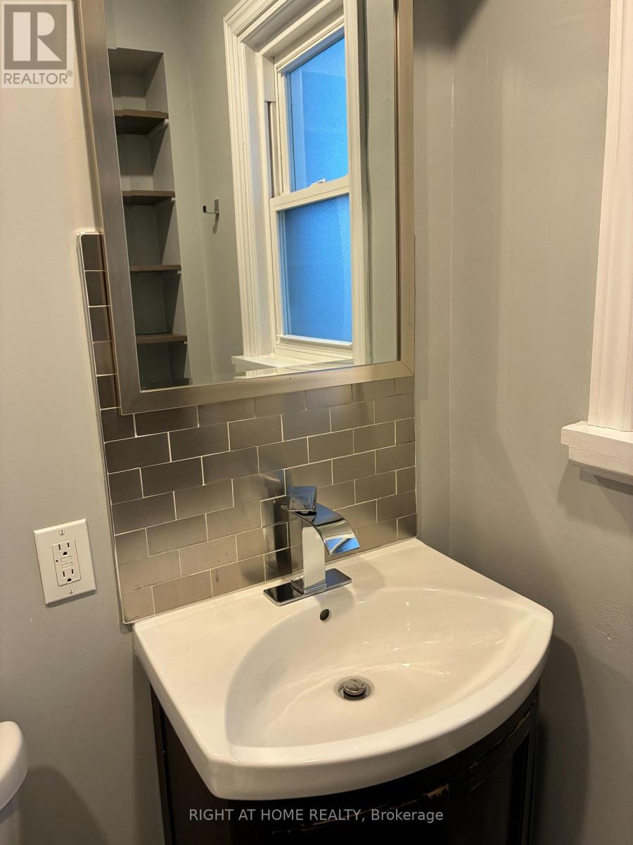 Main Floor - 36 Lawrence Avenue W, Toronto, Ontario  M5M 1A2 - Photo 18 - C12727040