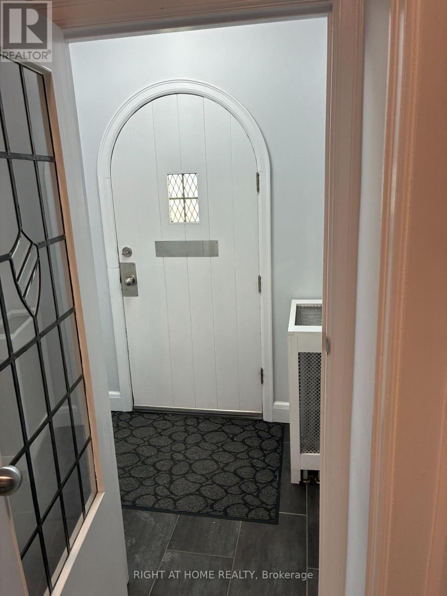 Main Floor - 36 Lawrence Avenue W, Toronto, Ontario  M5M 1A2 - Photo 3 - C12727040