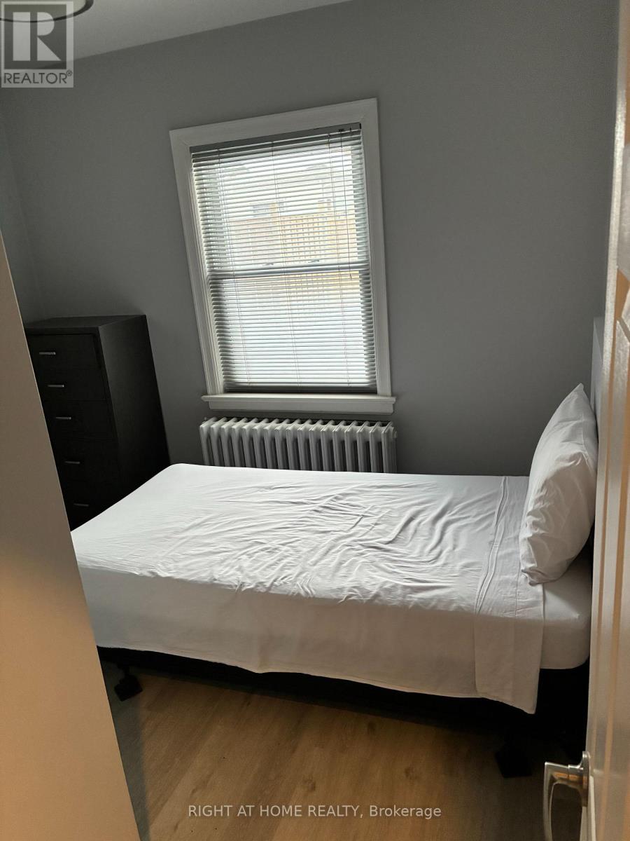 Main Floor - 36 Lawrence Avenue W, Toronto, Ontario  M5M 1A2 - Photo 11 - C12727040