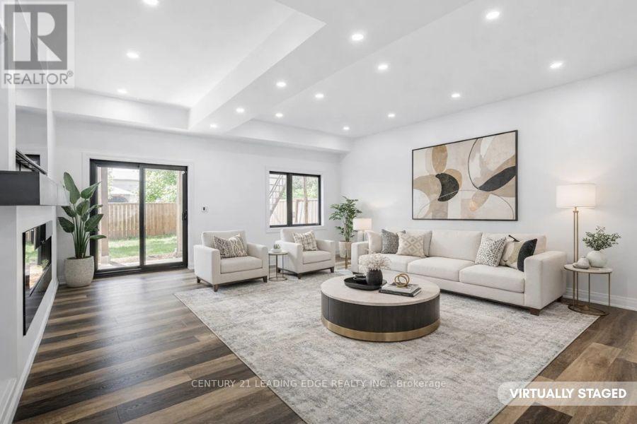 48b Maybourne Avenue, Toronto, Ontario  M1L 2V9 - Photo 5 - E12709874