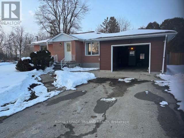 154 Ross Avenue, Thames Centre, Ontario  N0L 1G1 - Photo 2 - X12789404