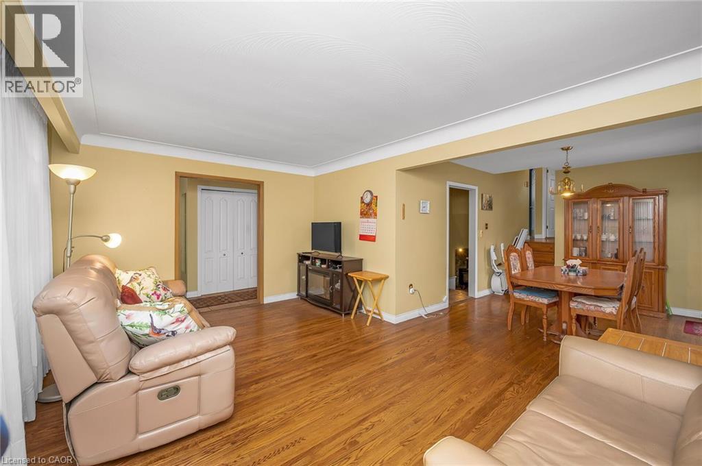 11 Crystal Court, Hamilton, Ontario  L8E 1M2 - Photo 8 - 40800116