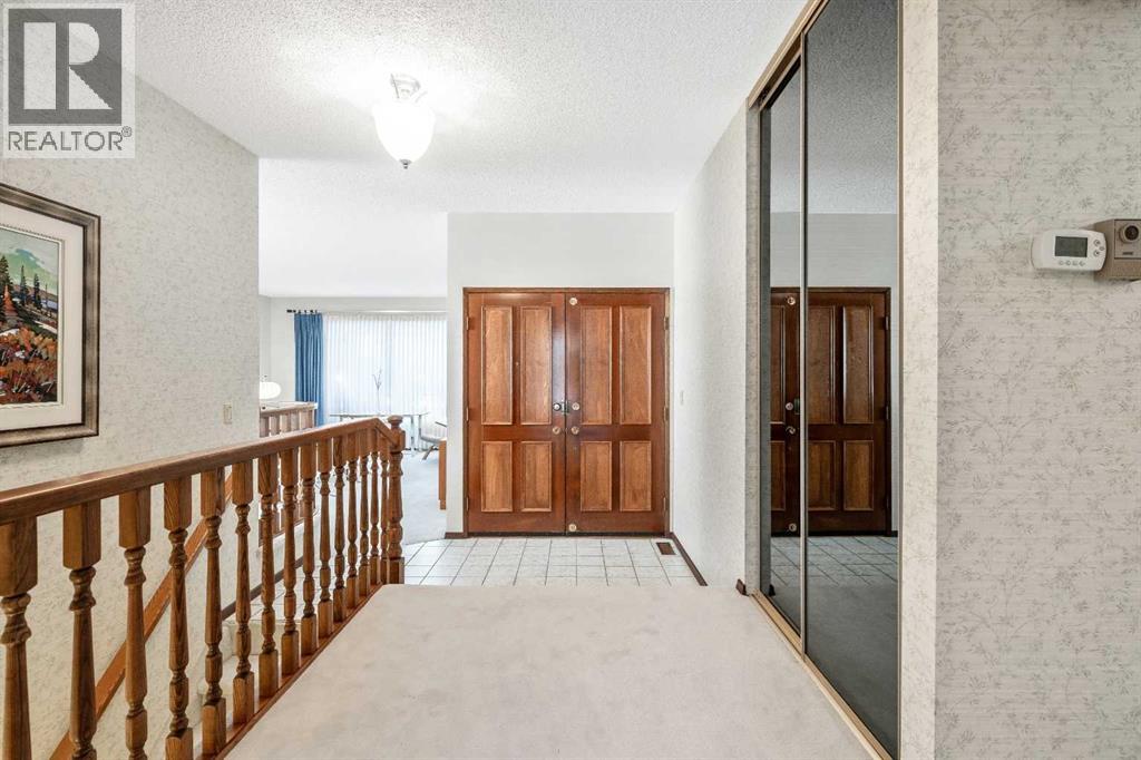 9536 Oakmount Drive Sw, Calgary, Alberta  T2V 4W1 - Photo 6 - A2284887