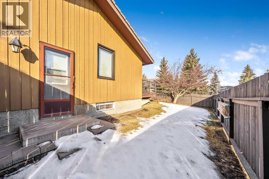 9536 Oakmount Drive Sw, Calgary, Alberta  T2V 4W1 - Photo 32 - A2284887