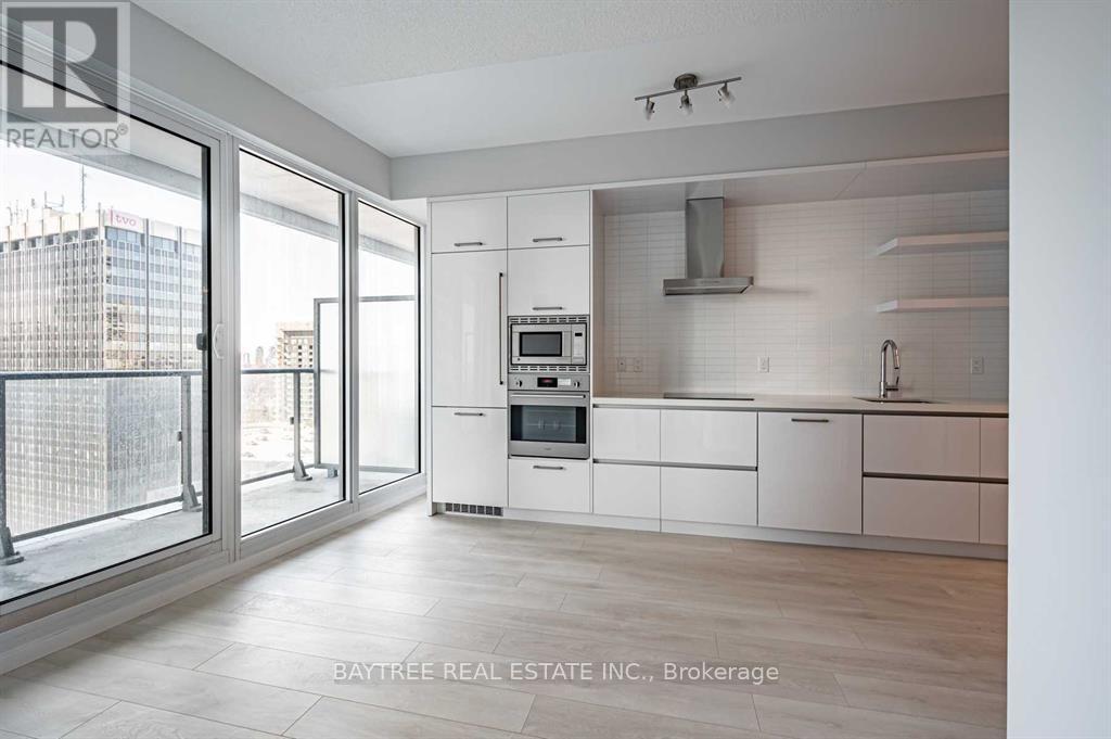 1806 - 2221 Yonge Street, Toronto (Mount Pleasant West), Ontario  M4S 2B4 - Photo 2 - C12789496