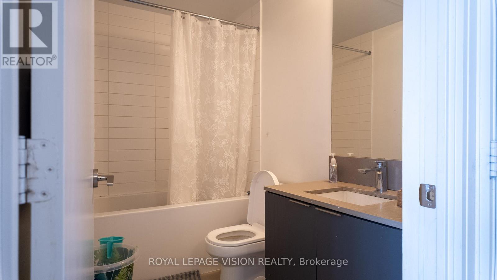 3709 - 181 Dundas Street E, Toronto (Church-Yonge Corridor), Ontario  M5A 0N5 - Photo 7 - C12789510