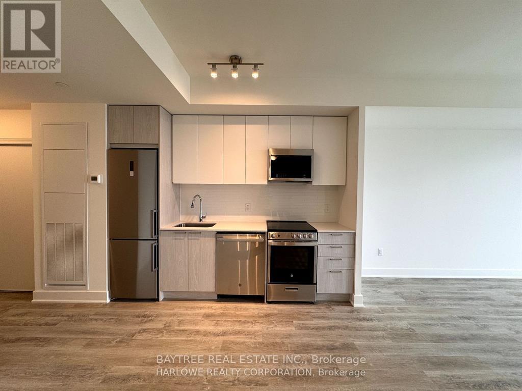 1402 - 185 Deerfield Road, Newmarket (Central Newmarket), Ontario  L3Y 0G7 - Photo 3 - N12789490