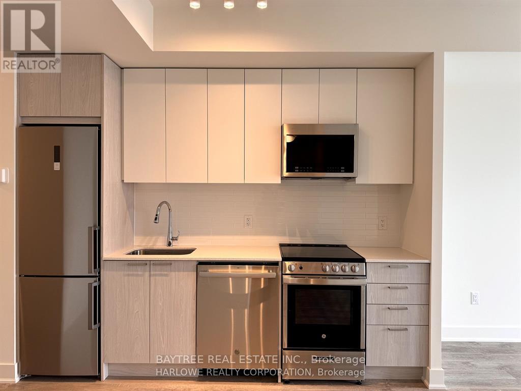 1402 - 185 Deerfield Road, Newmarket (Central Newmarket), Ontario  L3Y 0G7 - Photo 4 - N12789490