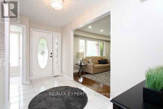 17 Newton Road, Brampton, Ontario  L6V 2P4 - Photo 2 - W12789472