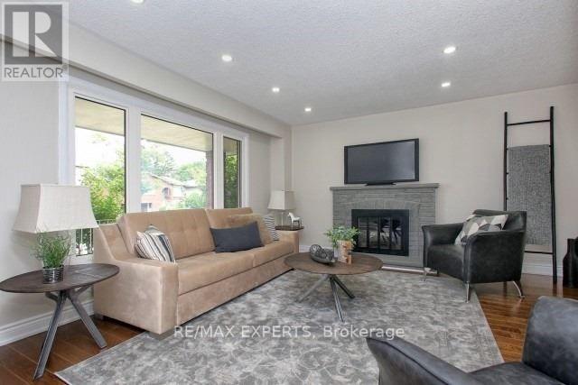 17 Newton Road, Brampton, Ontario  L6V 2P4 - Photo 3 - W12789472