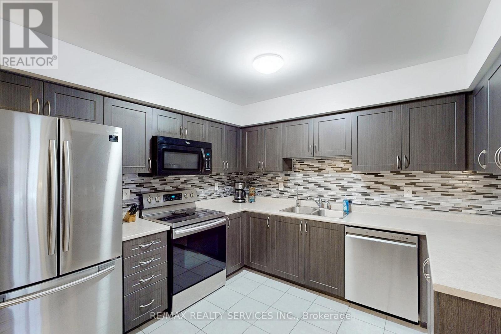 2 - 39 Hays Boulevard N, Oakville, Ontario  L6H 0J1 - Photo 18 - W12789476