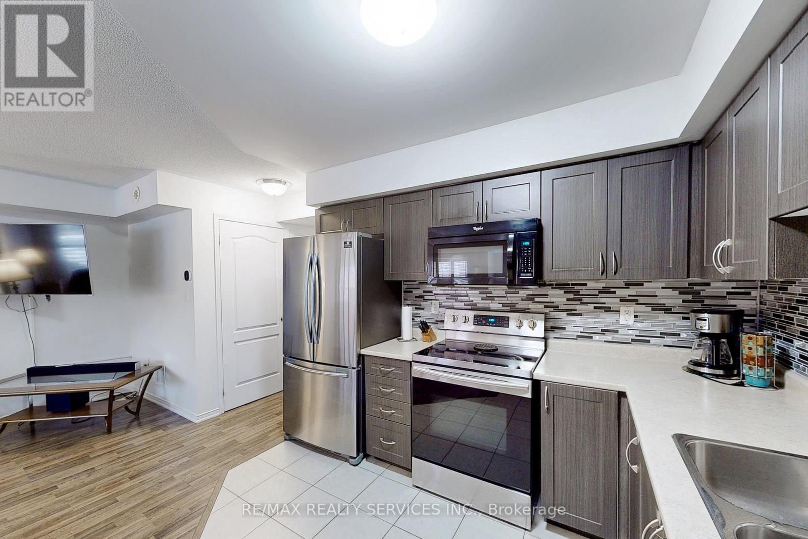 2 - 39 Hays Boulevard N, Oakville, Ontario  L6H 0J1 - Photo 20 - W12789476