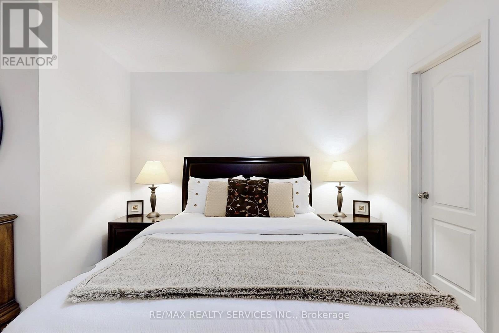 2 - 39 Hays Boulevard N, Oakville, Ontario  L6H 0J1 - Photo 23 - W12789476