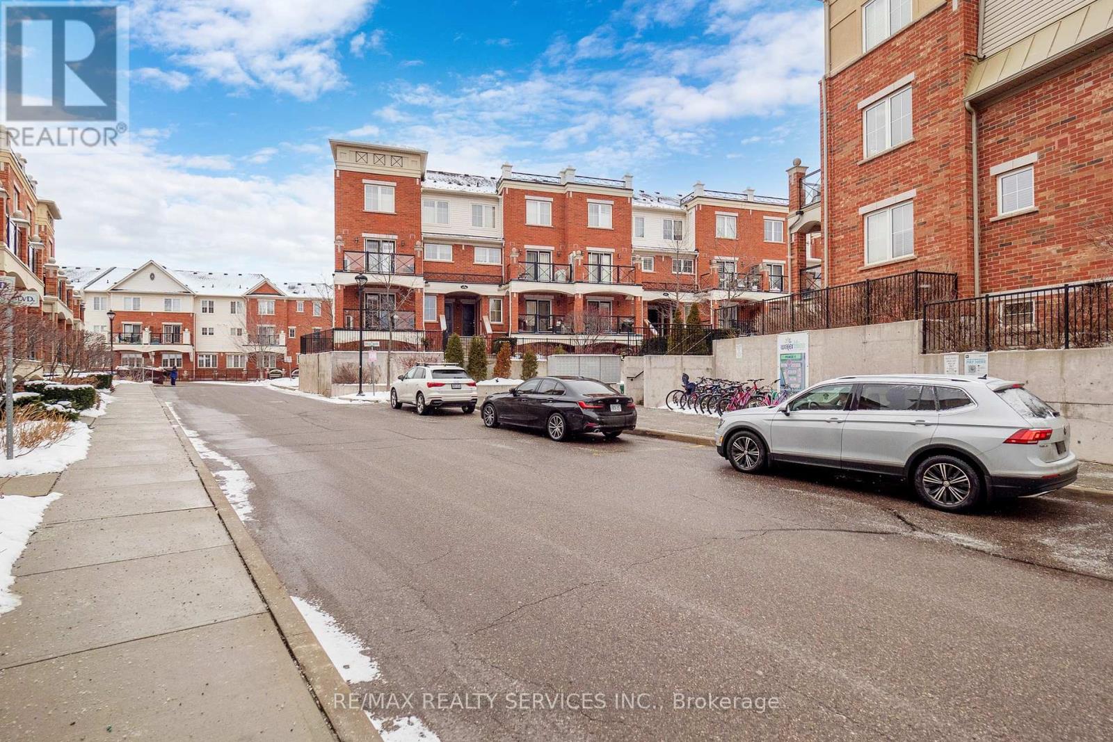 2 - 39 Hays Boulevard N, Oakville, Ontario  L6H 0J1 - Photo 3 - W12789476