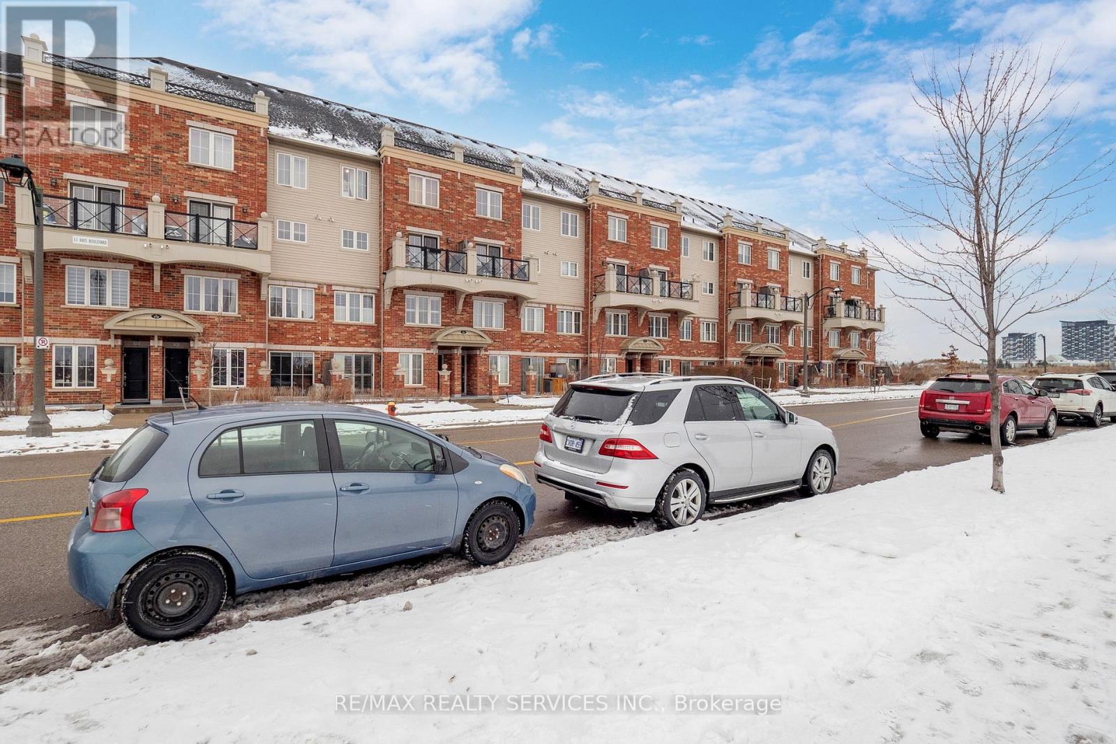 2 - 39 Hays Boulevard N, Oakville, Ontario  L6H 0J1 - Photo 4 - W12789476