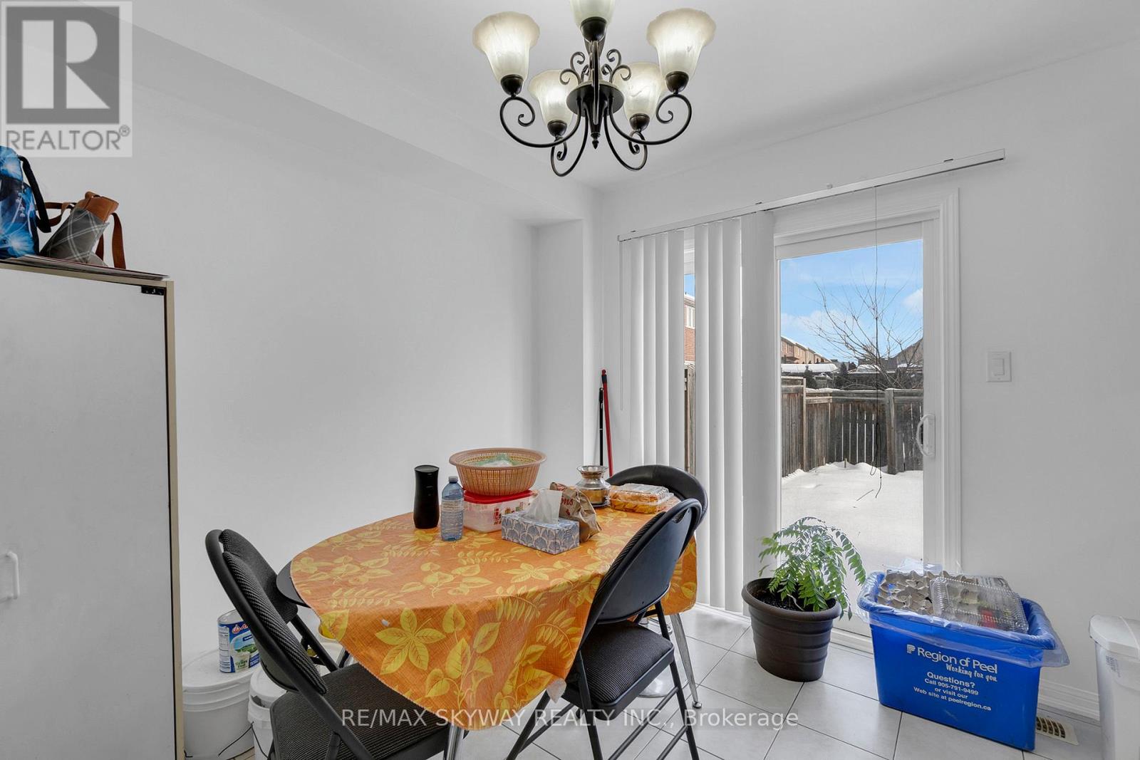 190 Bellchase Trail, Brampton, Ontario  L6P 3R9 - Photo 13 - W12789492