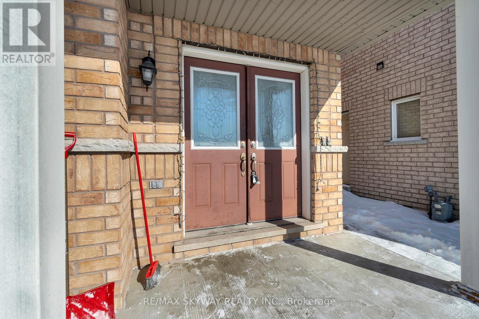 190 Bellchase Trail, Brampton, Ontario  L6P 3R9 - Photo 3 - W12789492