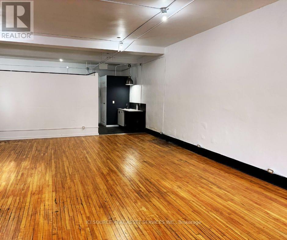 Rear Unit - 3097 Dundas Street W, Toronto (Junction Area), Ontario  M6P 1Z9 - Photo 2 - W12789512