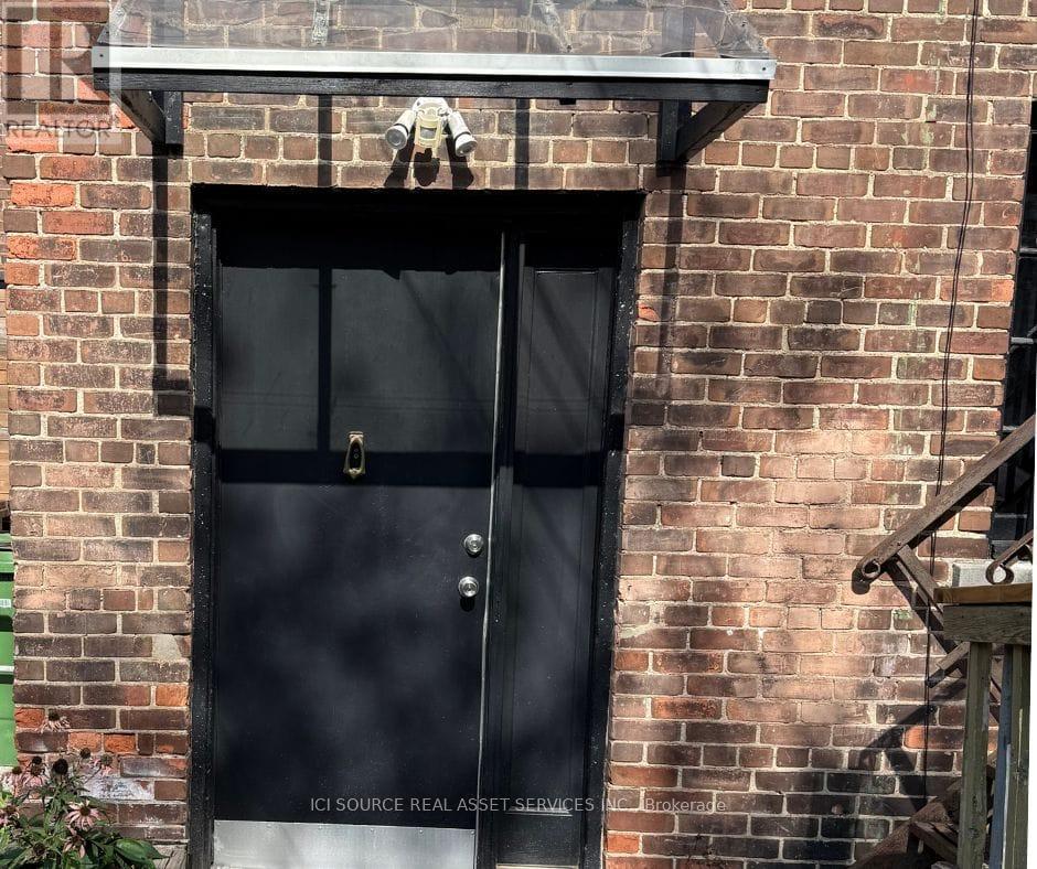 Rear Unit - 3097 Dundas Street W, Toronto (Junction Area), Ontario  M6P 1Z9 - Photo 3 - W12789512