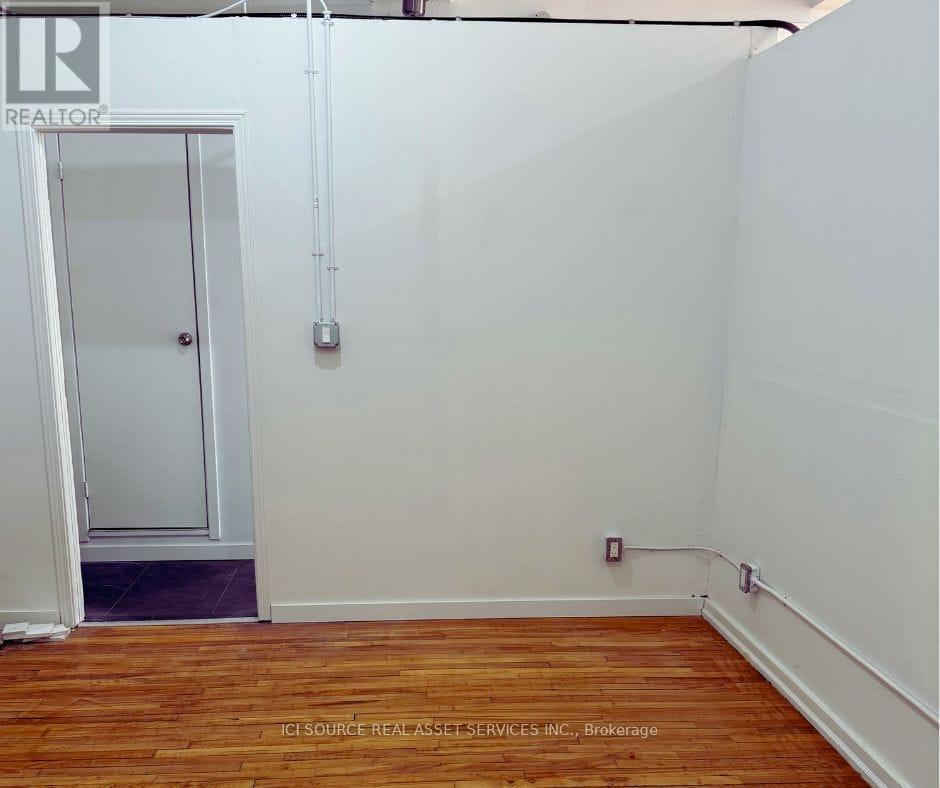 Rear Unit - 3097 Dundas Street W, Toronto (Junction Area), Ontario  M6P 1Z9 - Photo 6 - W12789512