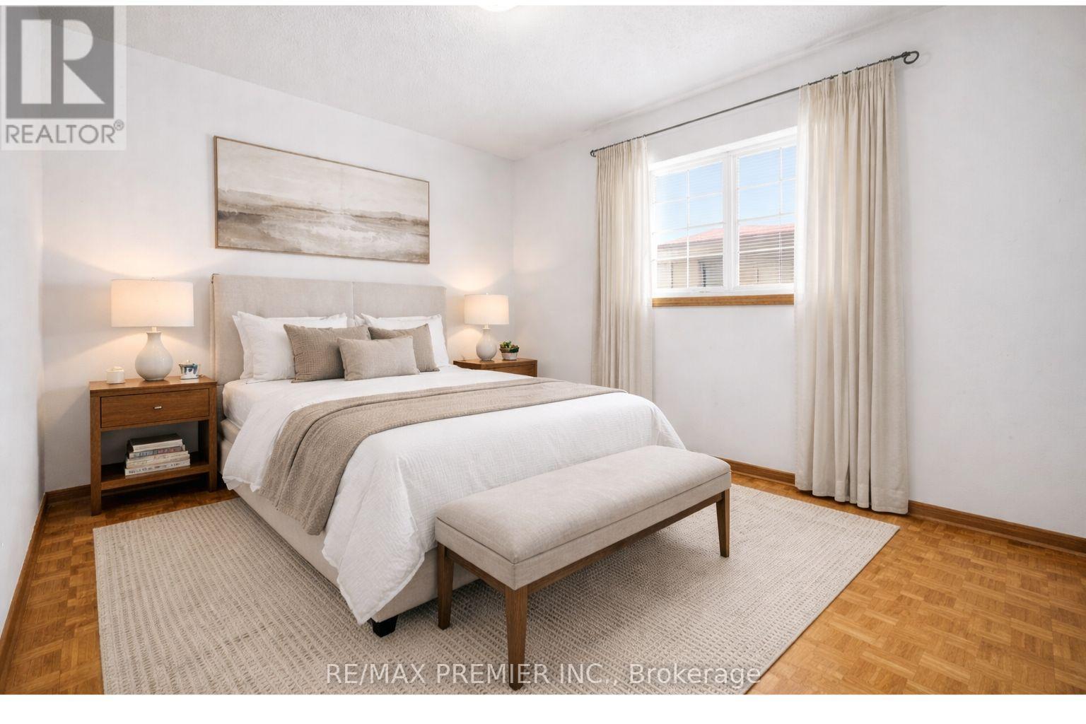 10 Sharpecroft Boulevard, Toronto, Ontario  M3J 3G1 - Photo 17 - W12788168