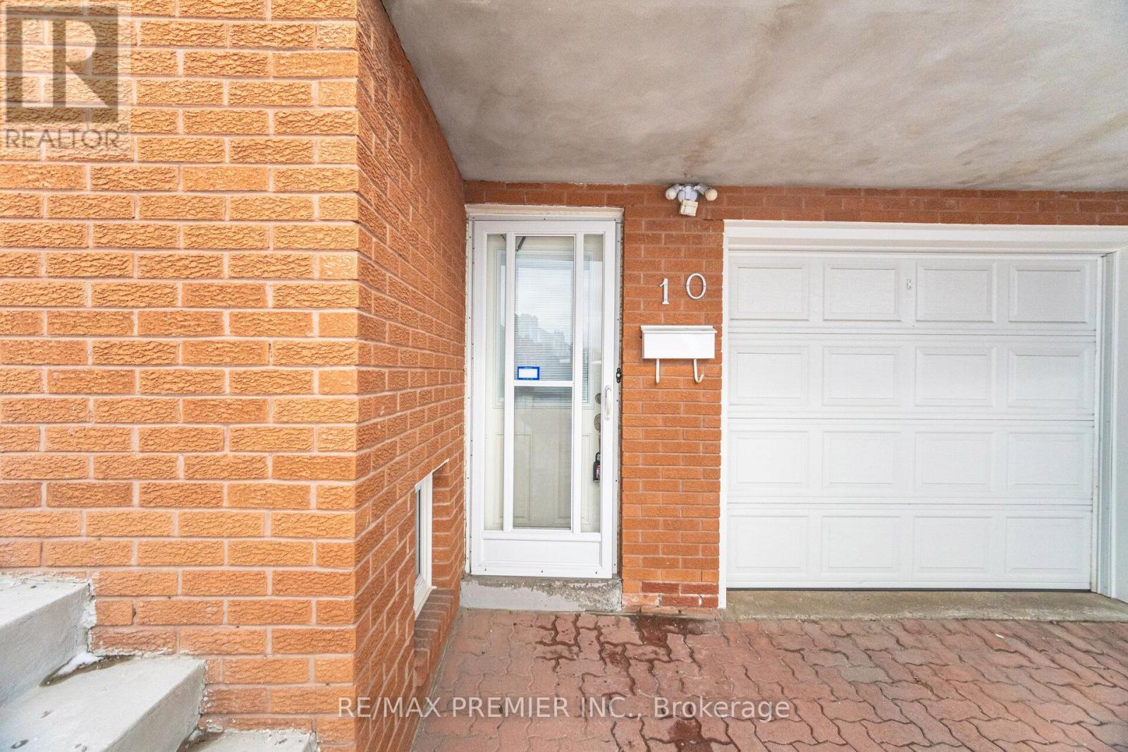 10 Sharpecroft Boulevard, Toronto, Ontario  M3J 3G1 - Photo 27 - W12788168