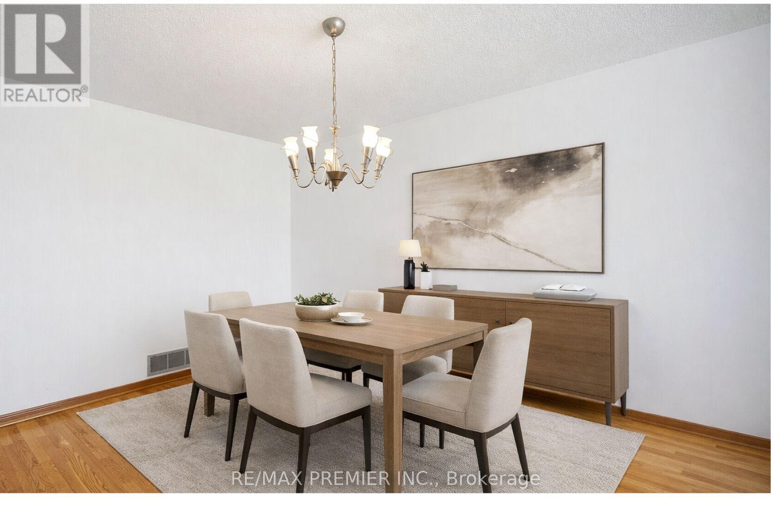 10 Sharpecroft Boulevard, Toronto, Ontario  M3J 3G1 - Photo 9 - W12788168