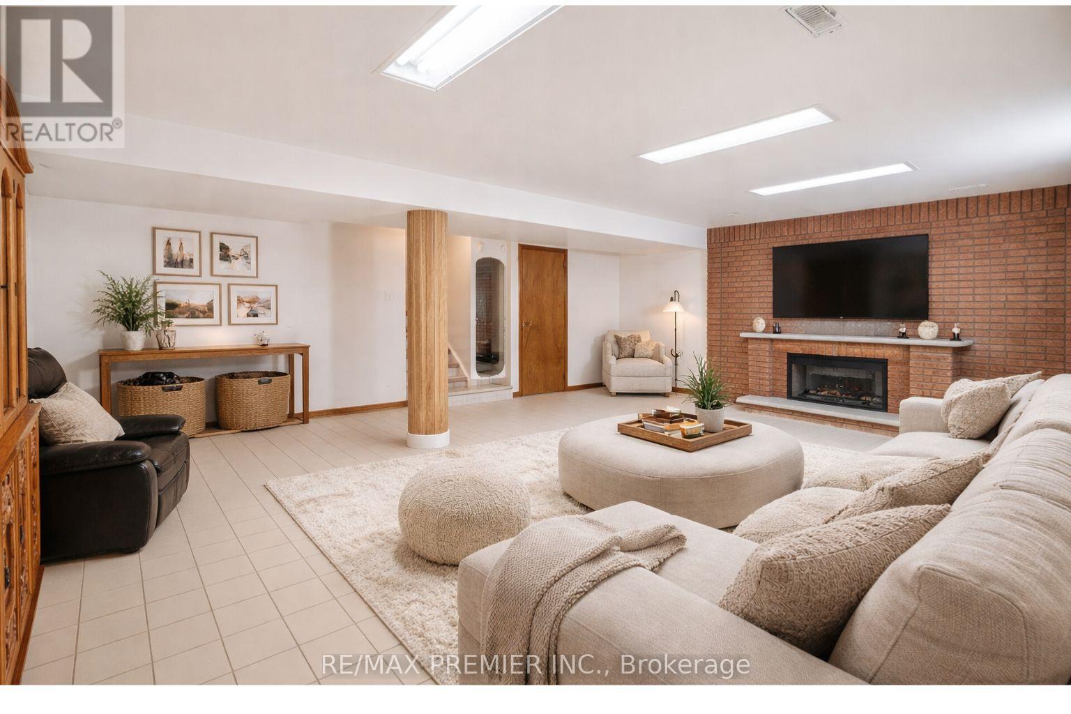 10 Sharpecroft Boulevard, Toronto, Ontario  M3J 3G1 - Photo 35 - W12788168