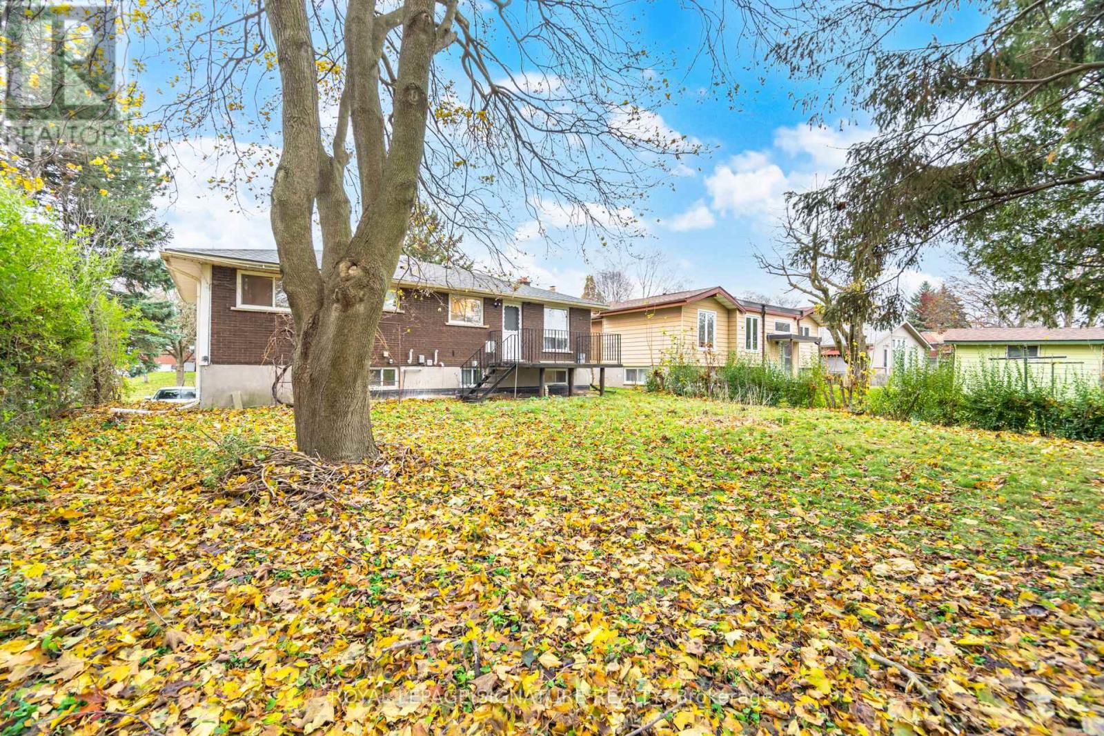 Upper - 406 Tamarack Drive S, Waterloo, Ontario  N2L 4G6 - Photo 27 - X12786412