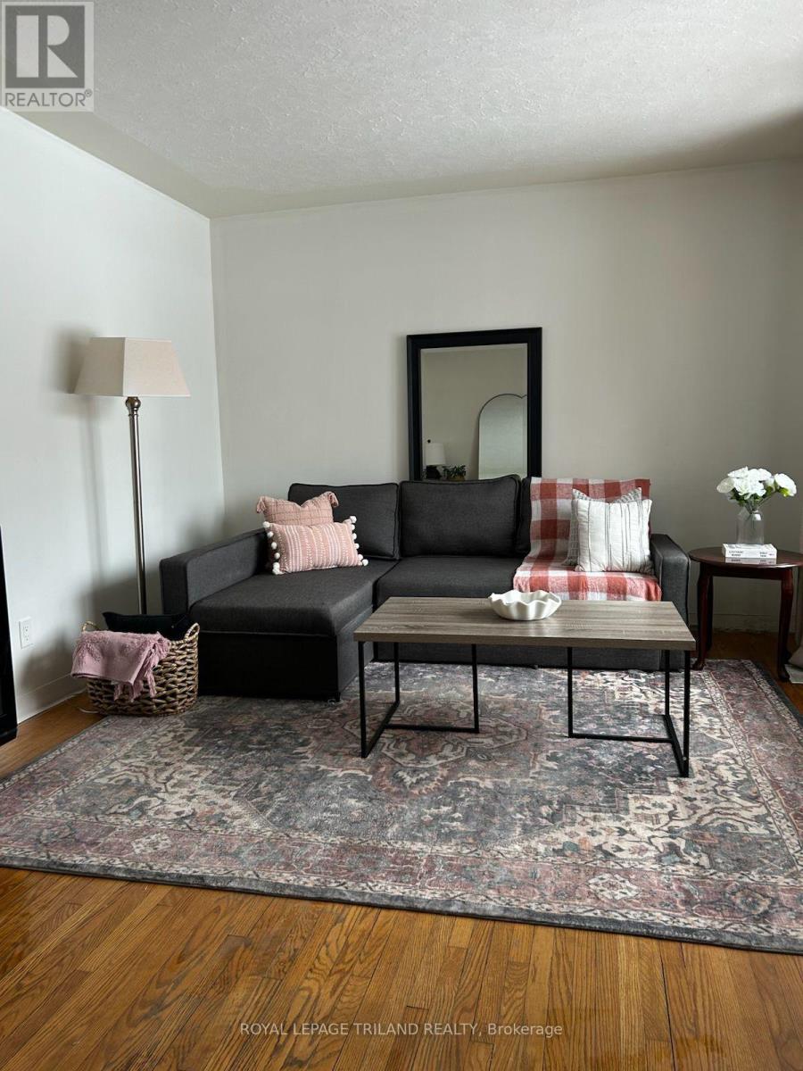 154 Ross Avenue, Thames Centre, Ontario  N0L 1G1 - Photo 6 - X12789404