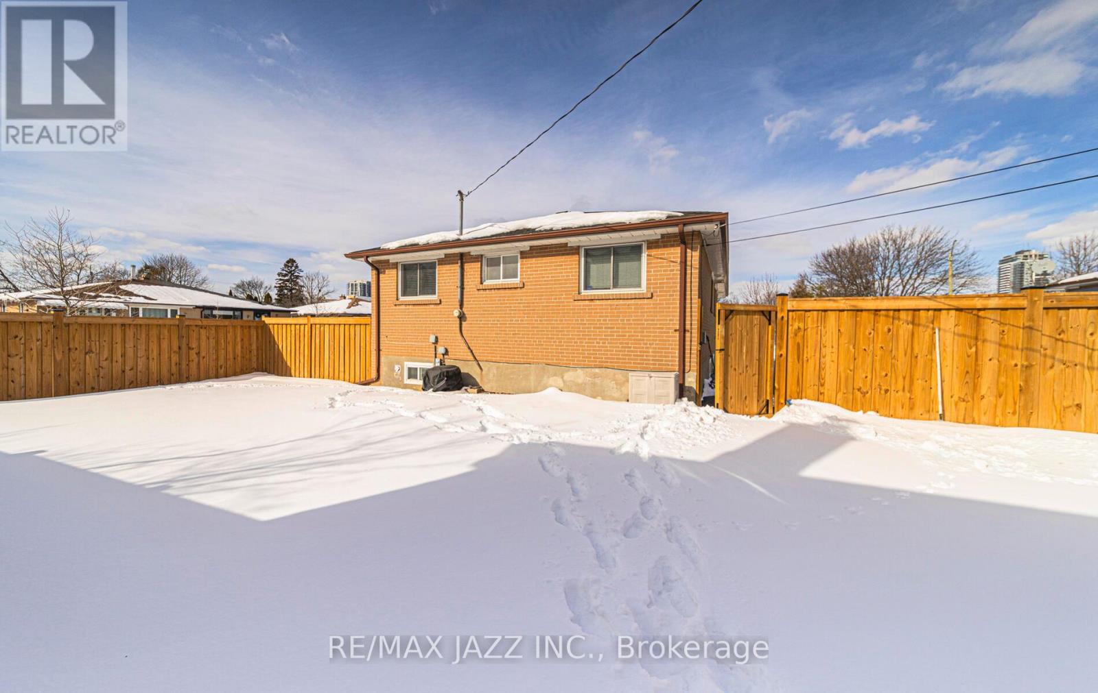 1367 Garvolin Avenue, Pickering (Bay Ridges), Ontario  L1W 1J5 - Photo 16 - E12789528