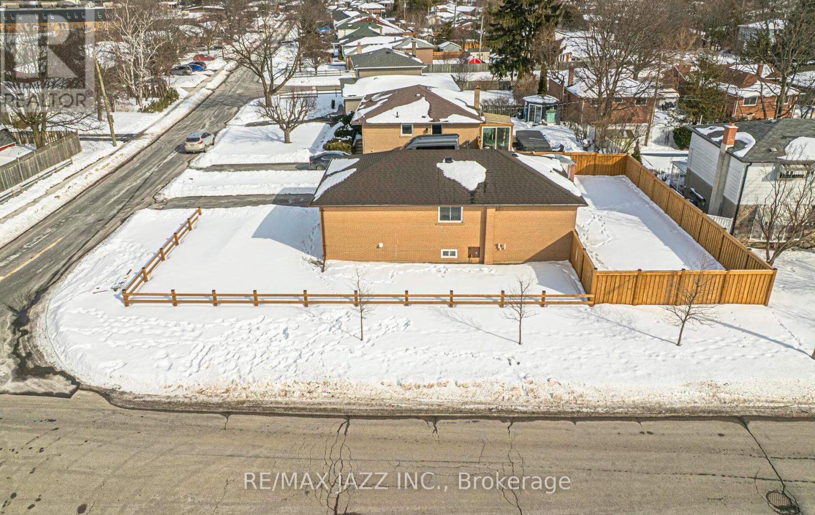 1367 Garvolin Avenue, Pickering (Bay Ridges), Ontario  L1W 1J5 - Photo 18 - E12789528