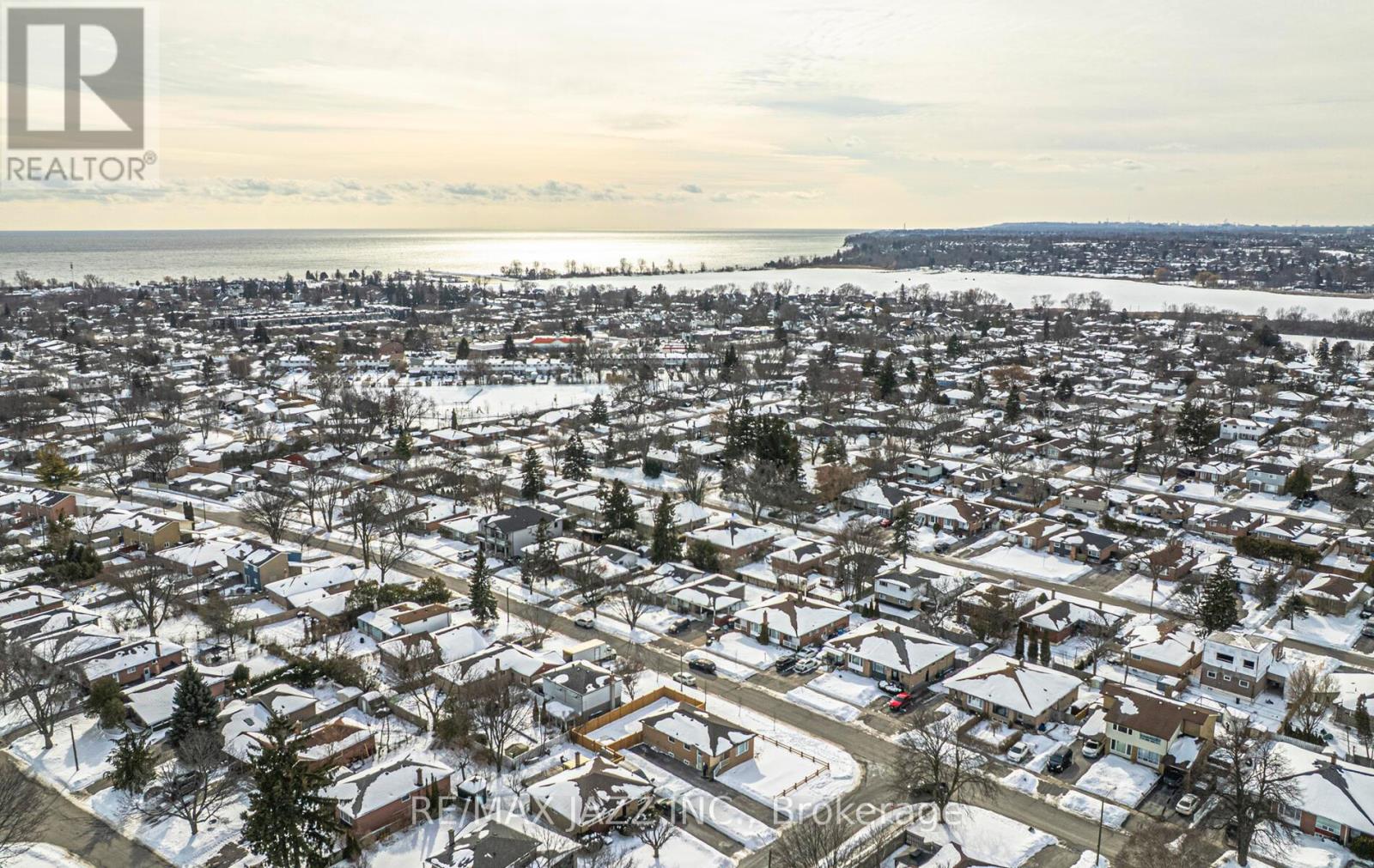 1367 Garvolin Avenue, Pickering (Bay Ridges), Ontario  L1W 1J5 - Photo 21 - E12789528