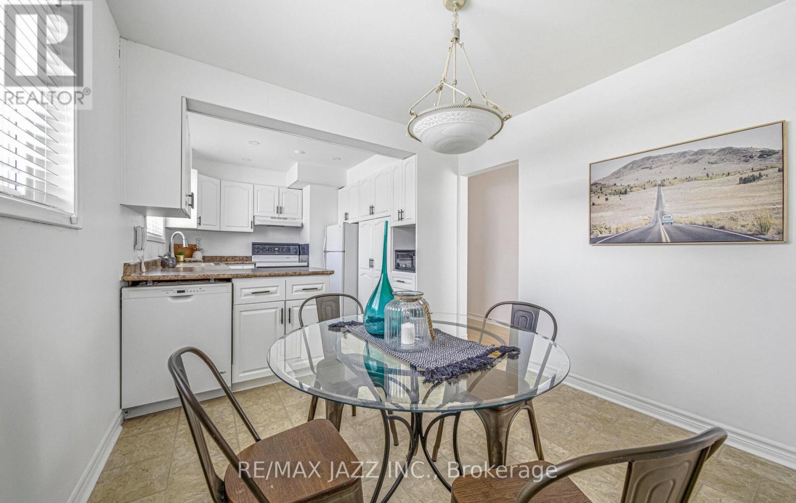 1367 Garvolin Avenue, Pickering (Bay Ridges), Ontario  L1W 1J5 - Photo 6 - E12789528