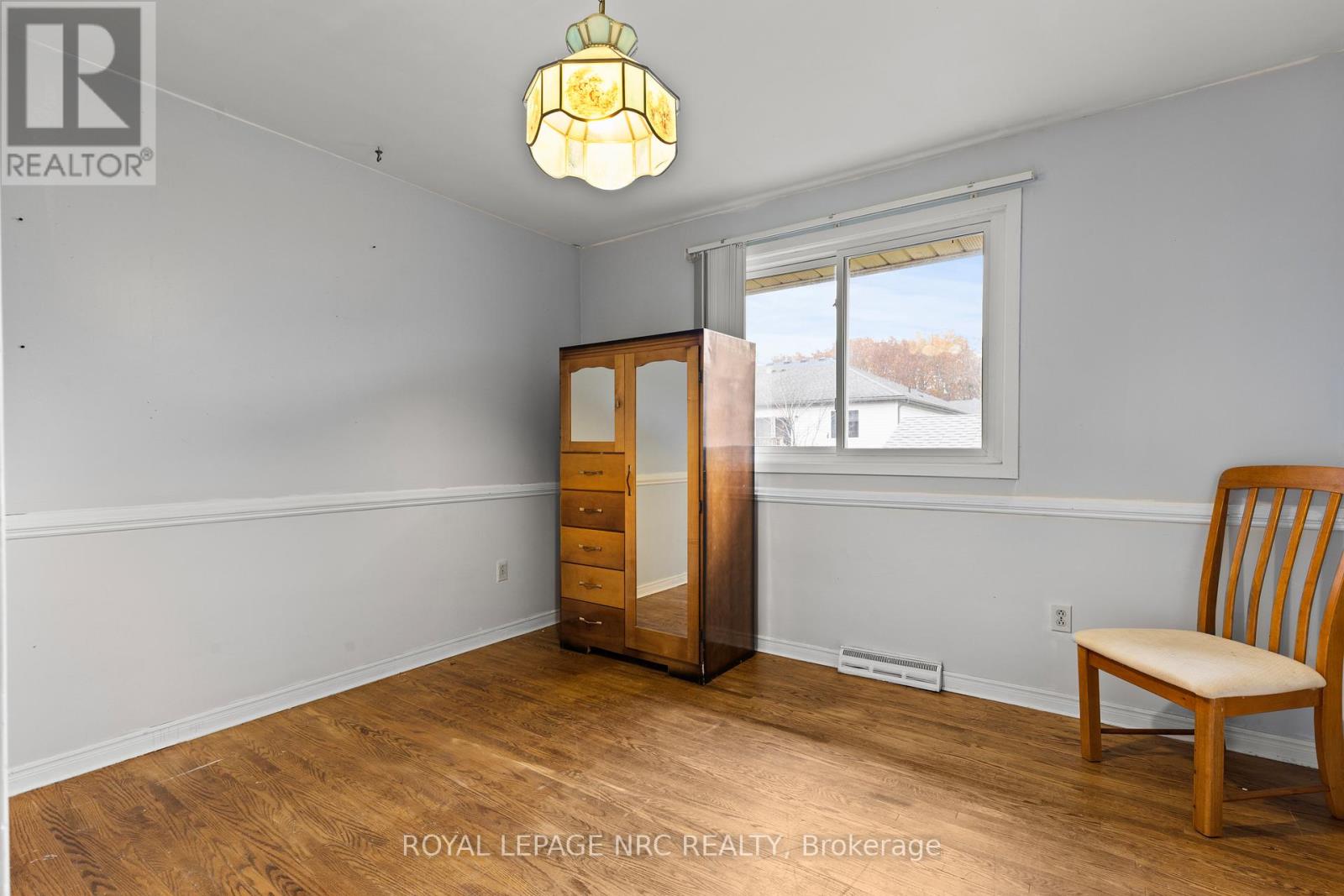 Main Floor - 16 Vanier Drive, Welland, Ontario L3B 1A2 - Photo 14 - X12553604